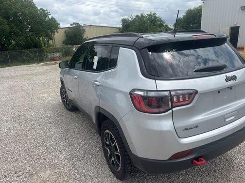 Silver Zynith 2025 Jeep Compass Trailhawk