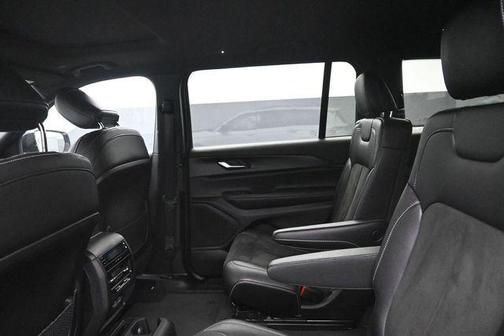 Bright White Clearcoat 2023 Jeep Grand Cherokee L Altitude