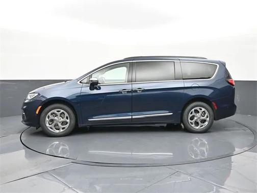 2022 Chrysler Pacifica Limited AWD