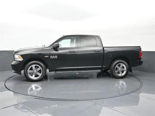 2018 RAM 1500 Express Crew Cab 4x4 57' Box