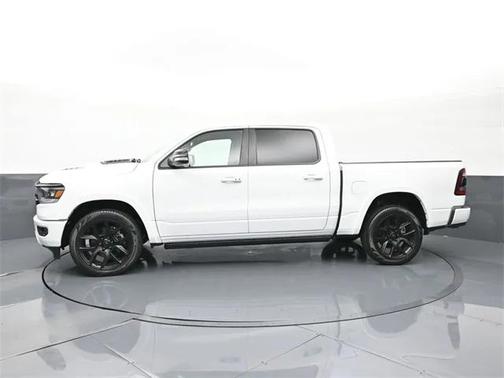 2022 RAM 1500 Laramie Crew Cab 4x4 57' Box