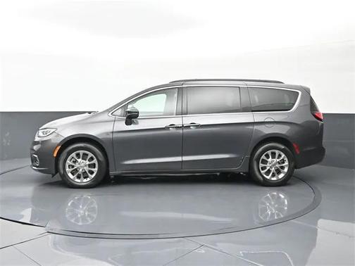 2022 Chrysler Pacifica Touring L AWD