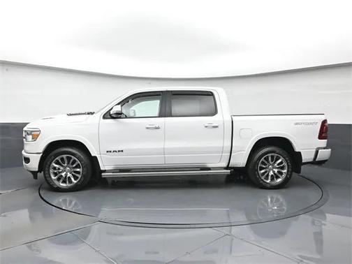 2022 RAM 1500 Laramie Crew Cab 4x4 57' Box
