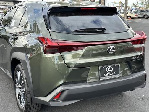 2025 Lexus UX 300h Base