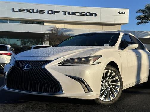 2021 Lexus ES 300h Luxury