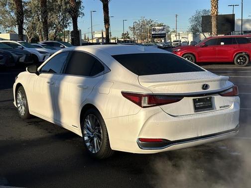 2021 Lexus ES 300h Luxury