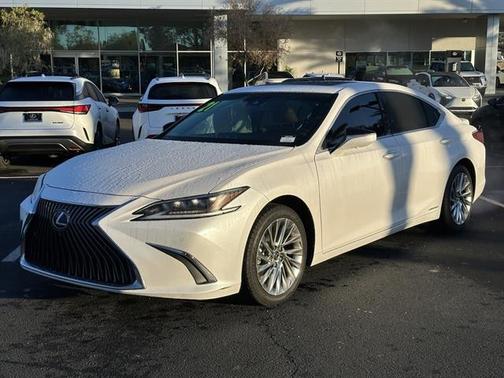2021 Lexus ES 300h Luxury