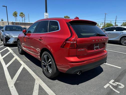 Fusion Red Metallic 2019 Volvo XC60 T6 Momentum