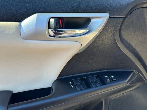 2012 Lexus CT 200h Base