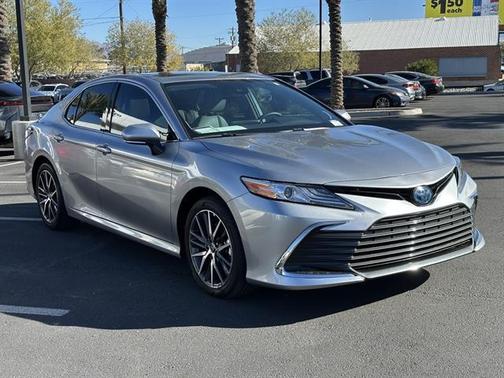 2024 Toyota Camry Hybrid XLE