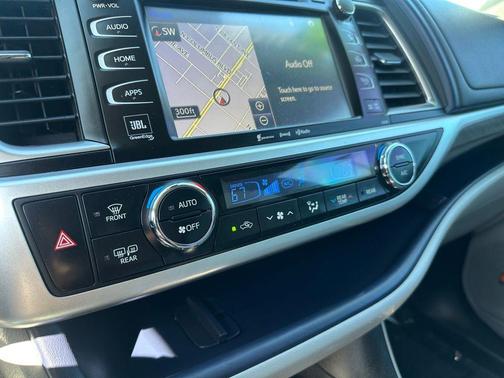 Blizzard Pearl 2019 Toyota Highlander Hybrid Limited