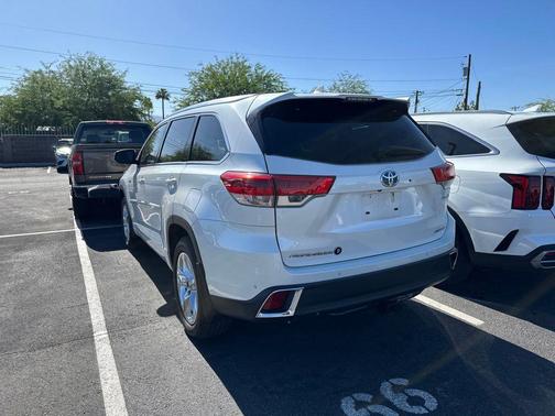 Blizzard Pearl 2019 Toyota Highlander Hybrid Limited