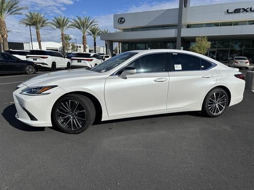 2025 Lexus ES 300h Base