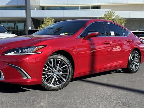 2025 Lexus ES 300h Base