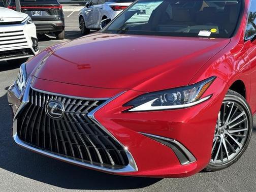 2025 Lexus ES 300h Base