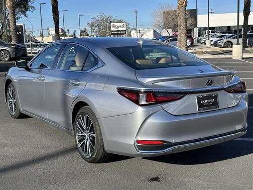 2025 Lexus ES 300h Base