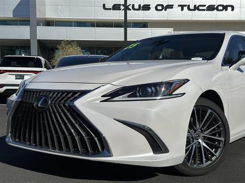 2025 Lexus ES 300h Base