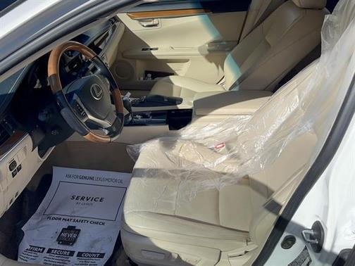 2014 Lexus ES 300h Base