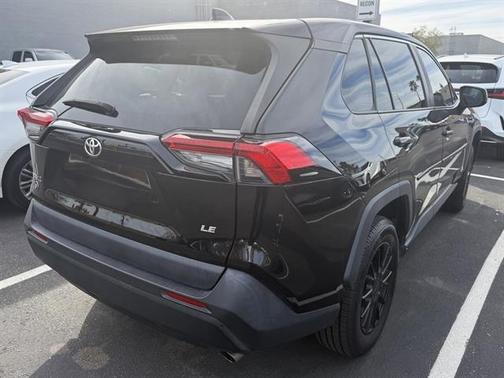 2022 Toyota RAV4 LE
