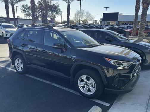 2021 Toyota RAV4 Hybrid XLE