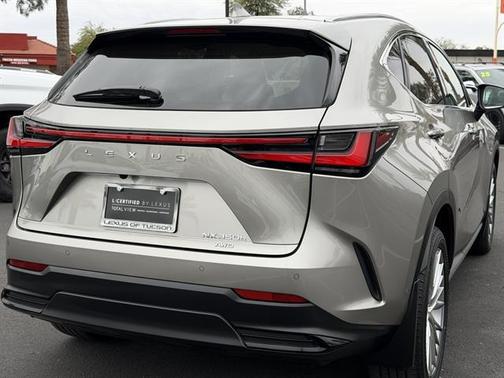 2025 Lexus NX 350h Luxury