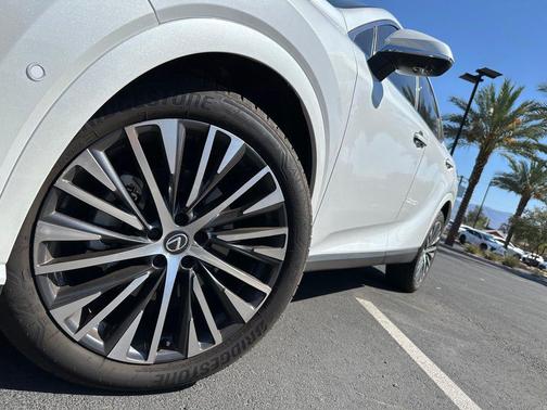 Eminent White Pearl 2024 Lexus RX 350 Premium Plus