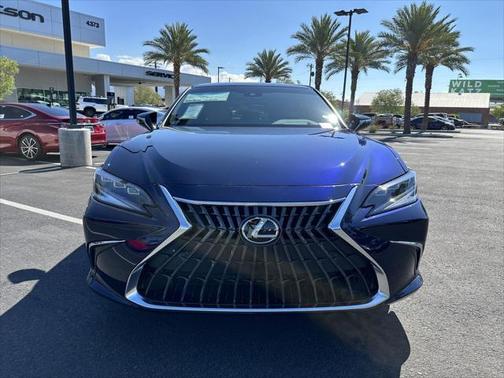2025 Lexus ES 300h F SPORT Design