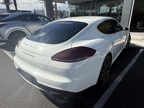 2015 Porsche Panamera Turbo