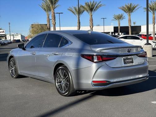 2022 Lexus ES 300h Base