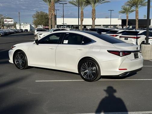 2025 Lexus ES 350 Base