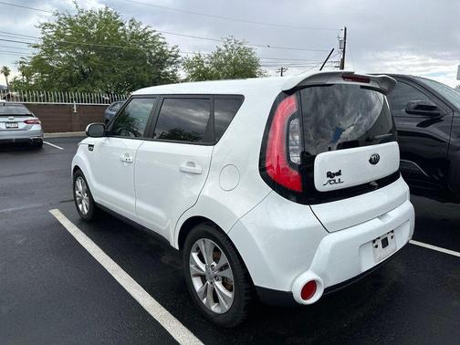 Clear White 2016 Kia Soul !