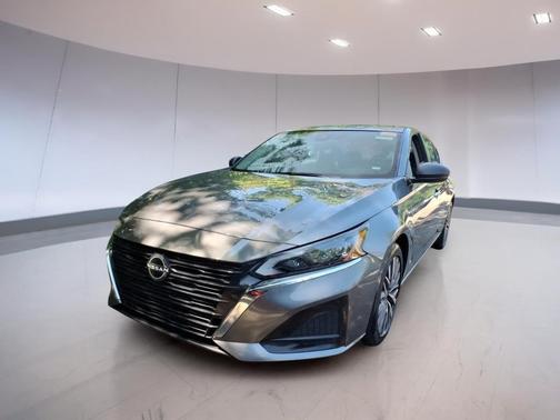 Brilliant Silver Metallic K23 2024 Nissan Altima 2.5 SV