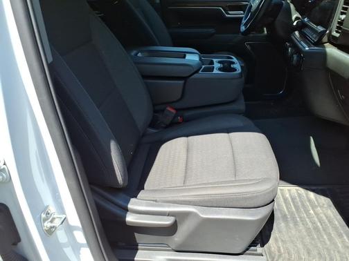 Summit White 2025 Chevrolet Silverado 1500 LT