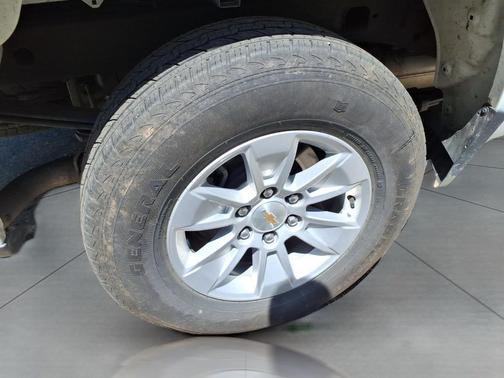 Summit White 2025 Chevrolet Silverado 1500 LT