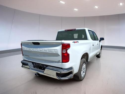 Summit White 2025 Chevrolet Silverado 1500 LT