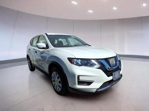 Glacier White 2017 Nissan Rogue SV