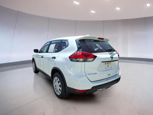 Glacier White 2017 Nissan Rogue SV