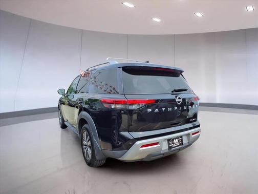 2022 Nissan Pathfinder SL 4WD