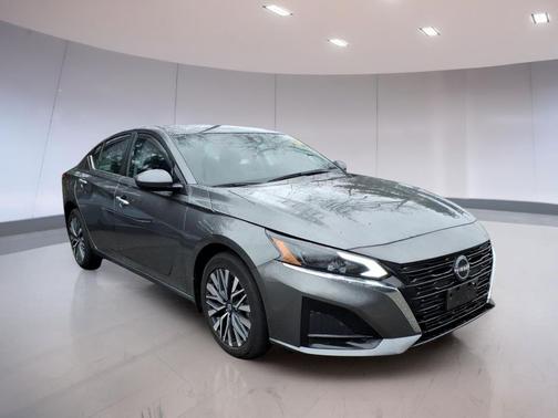 Gun Metallic 2023 Nissan Altima 2.5 SV