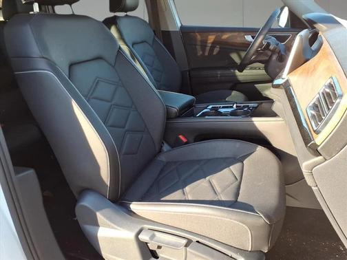 2025 Volkswagen Atlas 2.0T SE w/Technology 4MOTION