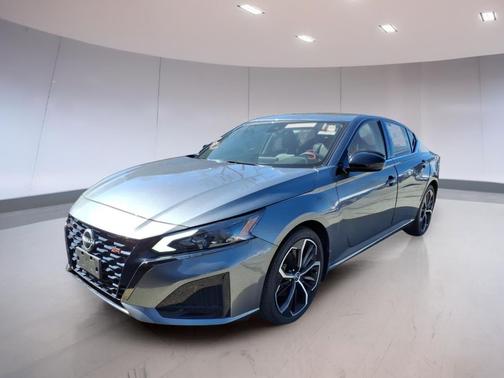 Gun Metallic 2023 Nissan Altima SR FWD