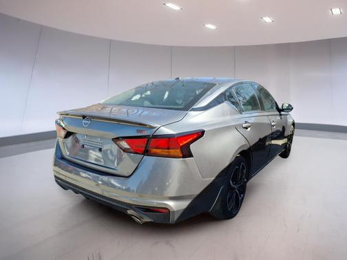 Gun Metallic 2023 Nissan Altima SR FWD