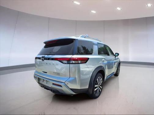 2022 Nissan Pathfinder Platinum 4WD