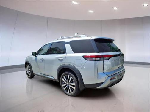 2022 Nissan Pathfinder Platinum 4WD