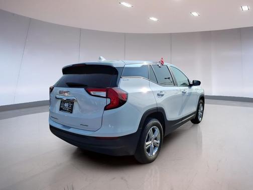 Summit White 2024 GMC Terrain SLE