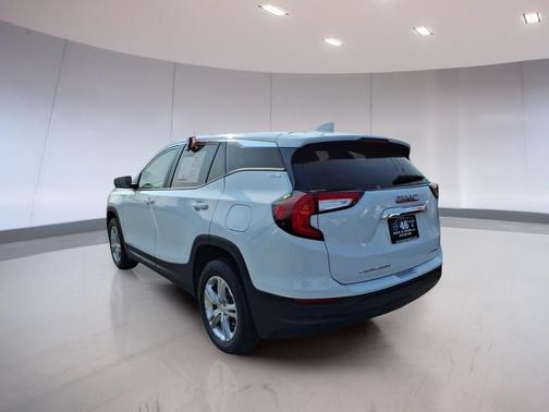 Summit White 2024 GMC Terrain SLE