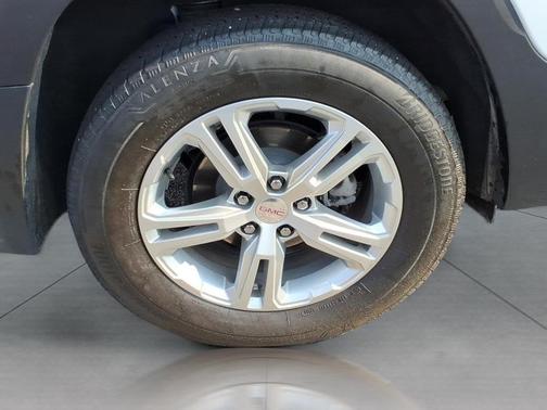 Summit White 2024 GMC Terrain SLE