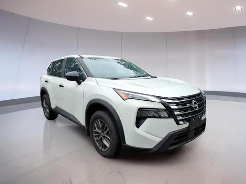 Glacier White 2025 Nissan Rogue S