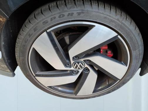 2024 Volkswagen Golf GTI 2.0T S DSG