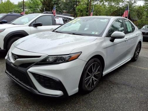 2022 Toyota Camry SE